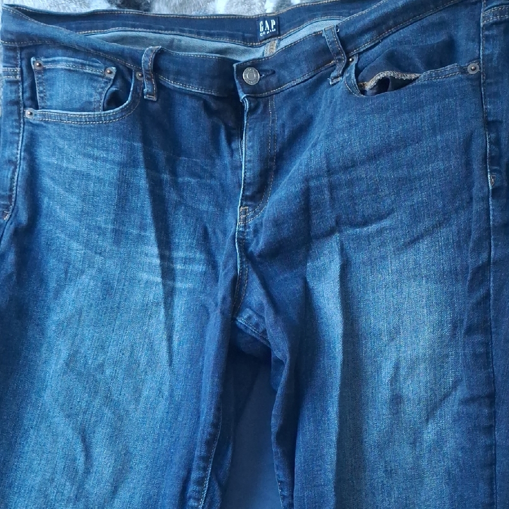 GAP Women's Classic Indigo Straight Jeans